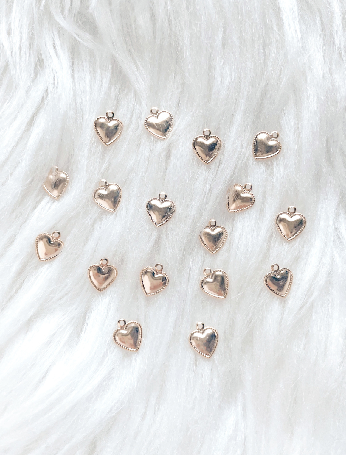 𝑮𝒐𝒍𝒅 𝑯𝒆𝒂𝒓𝒕 𝑪𝒉𝒂𝒓𝒎𝒔