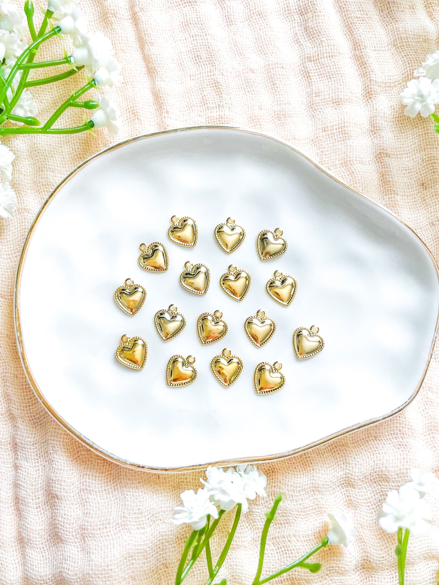 𝑮𝒐𝒍𝒅 𝑯𝒆𝒂𝒓𝒕 𝑪𝒉𝒂𝒓𝒎𝒔