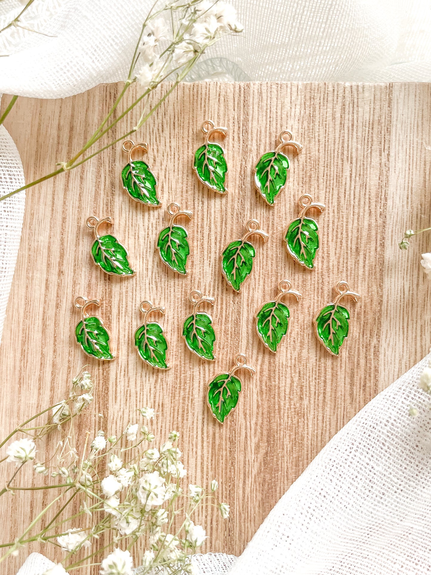 𝑮𝒓𝒆𝒆𝒏 𝑳𝒆𝒂𝒇 𝑪𝒉𝒂𝒓𝒎𝒔