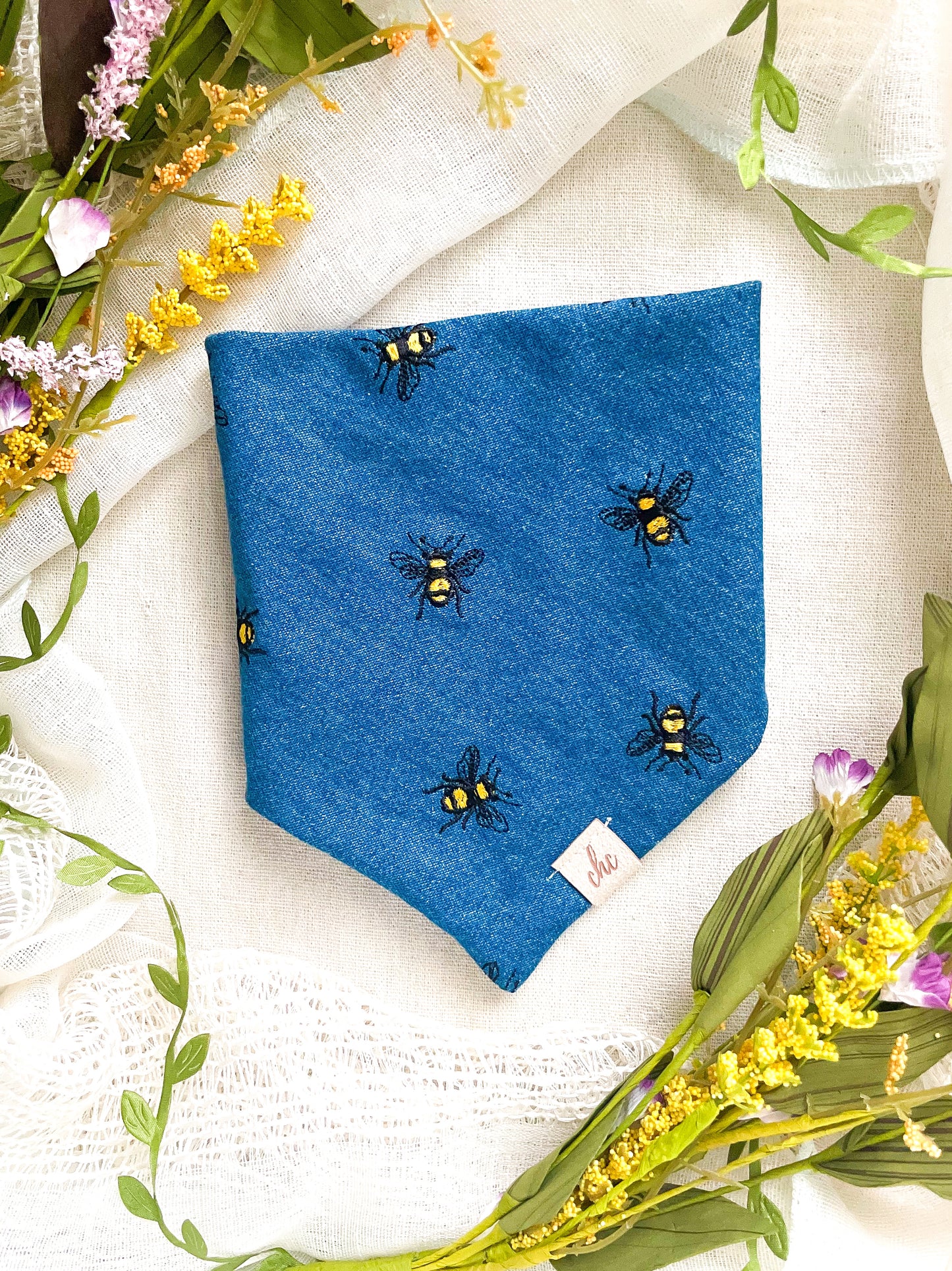 ‘𝑫𝒆𝒏𝒊𝒎 𝑩𝒖𝒛𝒛’ 𝑩𝒂𝒏𝒅𝒂𝒏𝒂 🐝