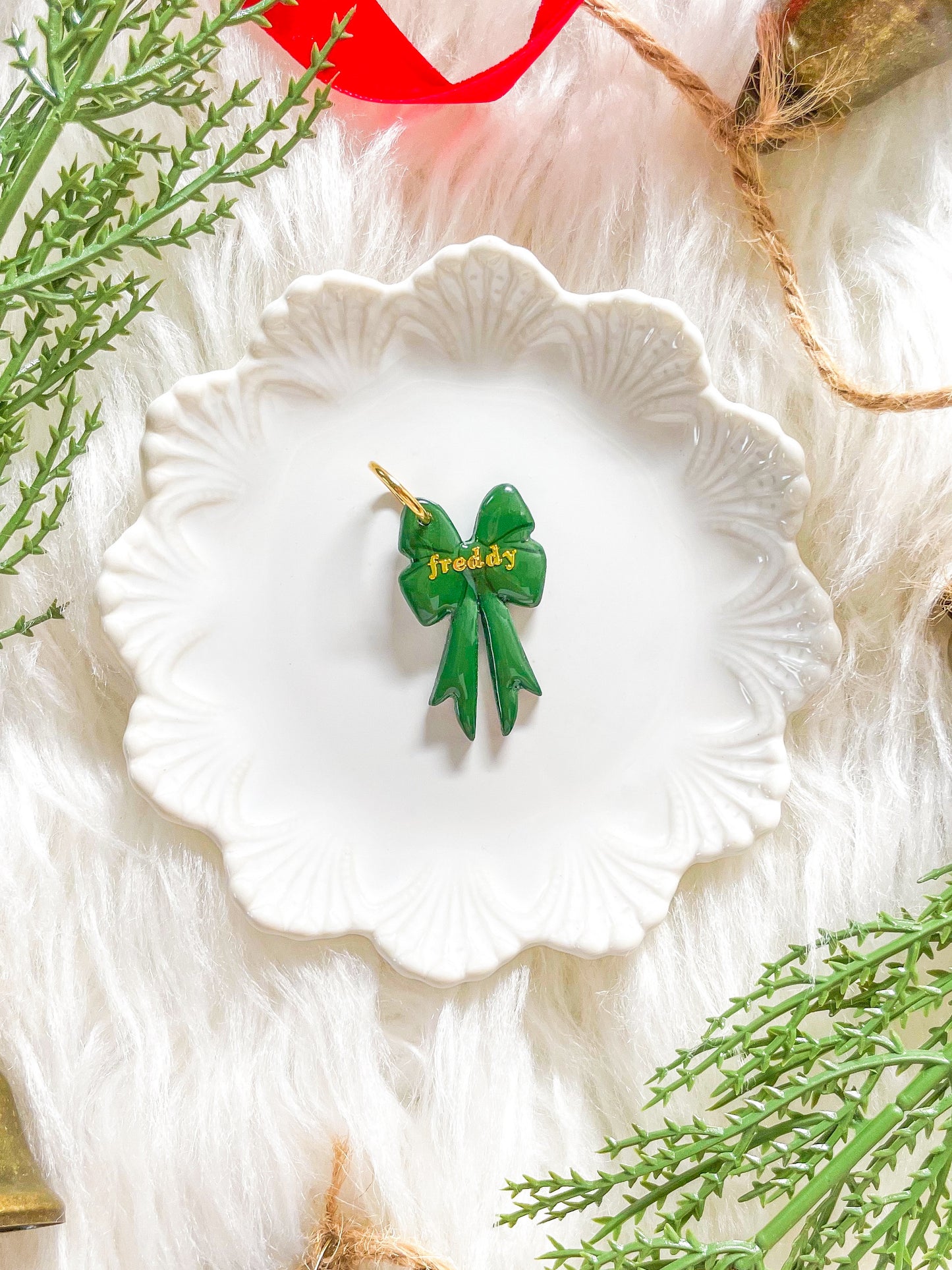 ‘𝑯𝒐𝒍𝒊𝒅𝒂𝒚 𝑩𝒐𝒘’ 𝑻𝒂𝒈